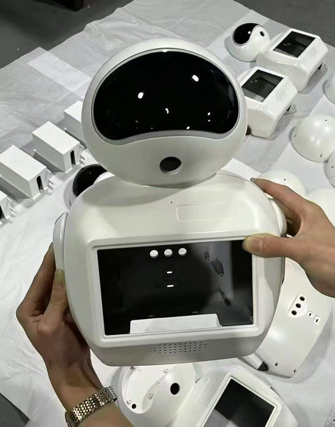 Finished service robot unit with screen integration